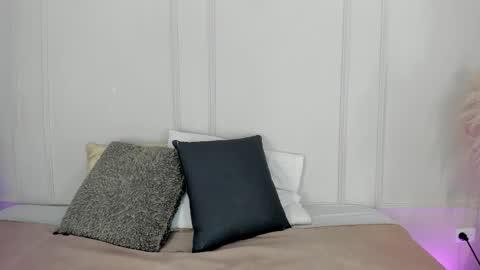 Snapshot of mariapettit chatting on February 3, 10:53 am Maria Pettit online show from February 3, 10:53 am