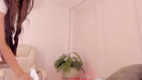 Maria Pettit online show from March 30, 2:29 pm