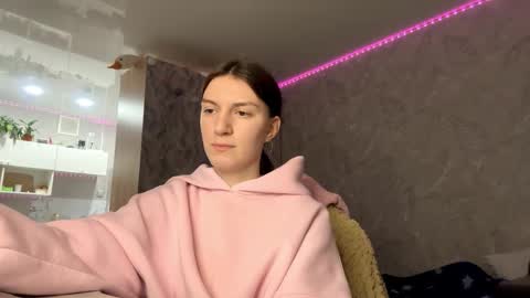 Snapshot of maribethgradowski chatting on March 4, 3:18 pm Eva online show from March 4, 3:18 pm