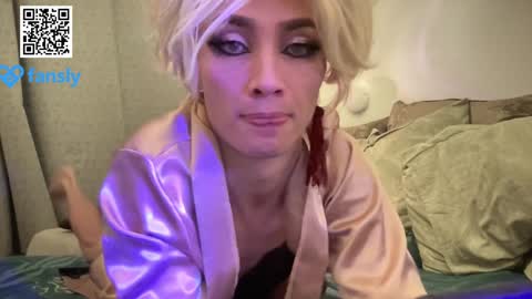 Mari online show from December 6, 2:28 pm