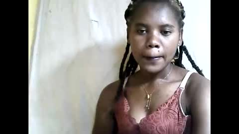 Snapshot of marie599194 chatting on May 30, 8:11 am marie599194 online show from May 30, 8:11 am