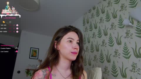 Snapshot of marie_diaze chatting on December 12, 11:40 am Marie LEAVE YOUR WITH ME online show from December 12, 11:40 am