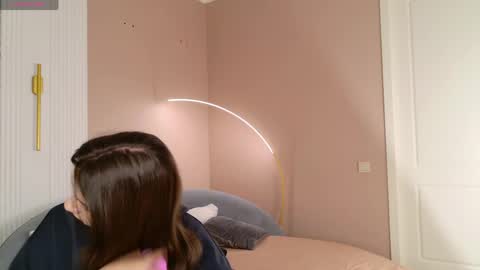 Snapshot of marie_diaze chatting on May 10, 5:01 am Marie LEAVE YOUR WITH ME online show from May 10, 5:01 am