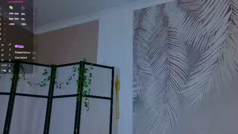 Snapshot of marie_diaze chatting on June 18, 5:08 am Marie LEAVE YOUR WITH ME online show from June 18, 5:08 am