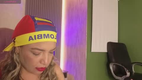 Snapshot of marie_hss chatting on July 7, 6:23 pm marie_hss online show from July 7, 6:23 pm