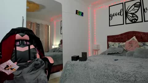 marie online show from March 12, 3:29 pm