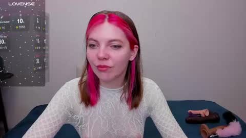 Snapshot of marie_reyess chatting on June 24, 6:12 am Marie 3 online show from June 24, 6:12 am