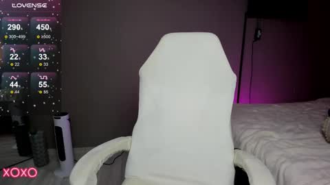 Snapshot of mariella__adams chatting on October 9, 1:31 pm Maria  online show from October 9, 1:31 pm