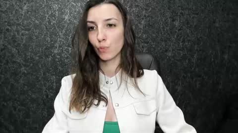 Snapshot of marielleanker chatting on September 18, 6:15 am marielleanker online show from September 18, 6:15 am