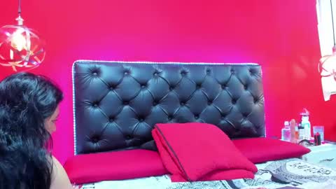 MARIHAM AND MURATH online show from September 17, 8:16 am