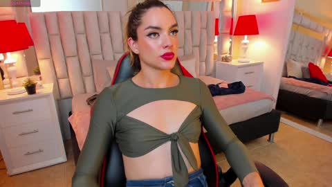 mariiahneedles online show from January 20, 10:59 pm