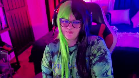 mariiana_velezz online show from April 16, 6:25 am