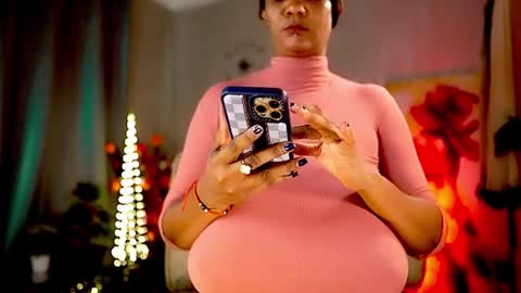 Snapshot of mariicha chatting on December 14, 10:13 am Nikita - Scroll down and read my bio please. New Pictures in Bio online show from December 14, 10:13 am