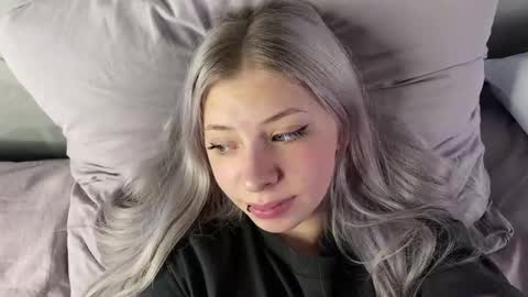 Snapshot of marikorin chatting on January 24, 10:53 am Mariko and Rin online show from January 24, 10:53 am