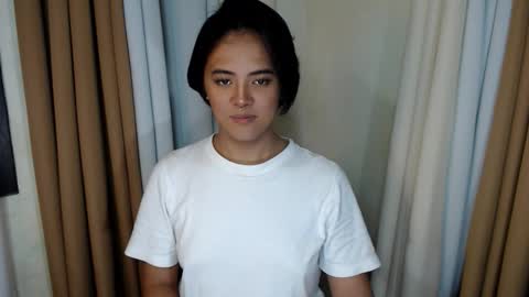 Snapshot of marikosue01 chatting on October 21, 2:07 pm marikosue online show from October 21, 2:07 pm