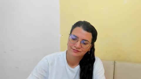 Snapshot of marilyn_garcia chatting on April 1, 1:41 pm MARILYN SEXY online show from April 1, 1:41 pm