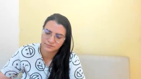 Snapshot of marilyn_garcia chatting on April 25, 3:53 pm MARILYN SEXY online show from April 25, 3:53 pm