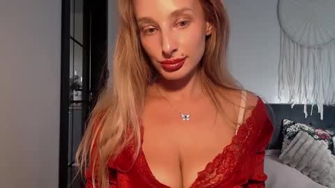 Snapshot of marilyndevilish chatting on September 22, 3:03 pm MarilynDevilish online show from September 22, 3:03 pm