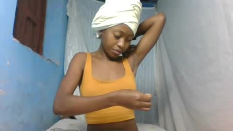 Snapshot of marinagold69 chatting on June 15, 8:38 am marinagold69 online show from June 15, 8:38 am
