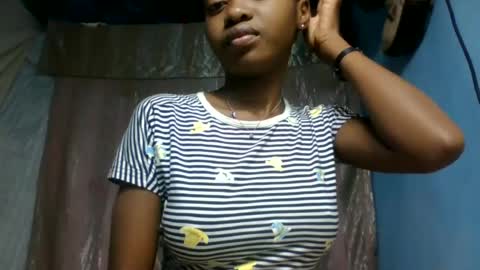 Snapshot of marinagold69 chatting on June 27, 5:23 am marinagold69 online show from June 27, 5:23 am