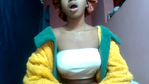 Snapshot of marinagold69 chatting on July 4, 3:02 am marinagold69 online show from July 4, 3:02 am