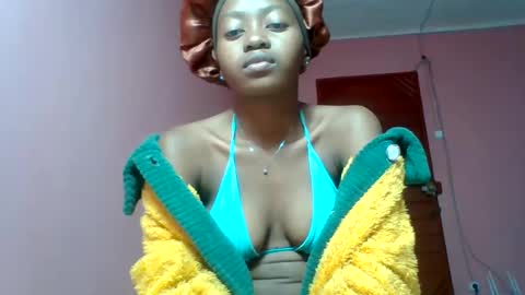 Snapshot of marinagold69 chatting on July 5, 4:19 am marinagold69 online show from July 5, 4:19 am