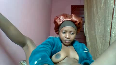 Snapshot of marinagold69 chatting on July 8, 7:07 pm marinagold69 online show from July 8, 7:07 pm