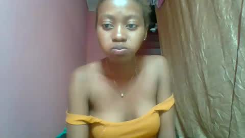 Snapshot of marinagold69 chatting on July 10, 2:52 pm marinagold69 online show from July 10, 2:52 pm