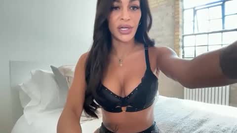 Snapshot of marinamayx chatting on September 21, 12:07 pm marinamayx online show from September 21, 12:07 pm