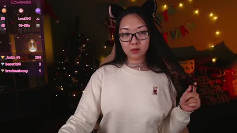Snapshot of marine_vact chatting on December 10, 11:40 pm Marine  online show from December 10, 11:40 pm