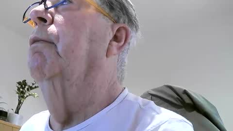 Snapshot of mario659234 chatting on March 2, 8:21 am marcoxxl online show from March 2, 8:21 am