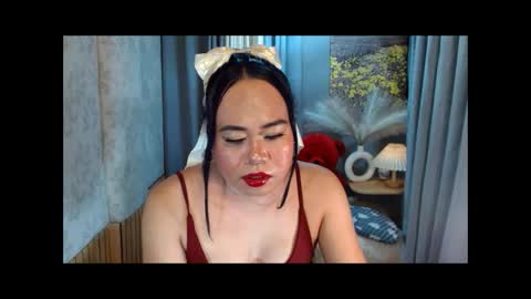 LEAH online show from April 24, 5:37 pm