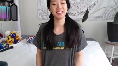 Snapshot of marissapeach chatting on March 9, 5:17 pm MarissaPeach online show from March 9, 5:17 pm