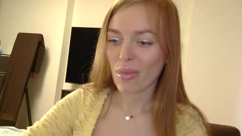 mariwell online show from April 11, 12:31 pm