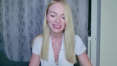 Snapshot of mariwell chatting on June 11, 9:24 pm mariwell online show from June 11, 9:24 pm