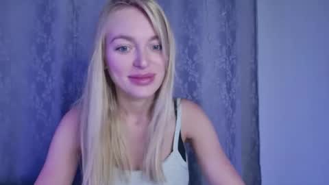 Snapshot of mariwell chatting on June 21, 10:23 pm mariwell online show from June 21, 10:23 pm