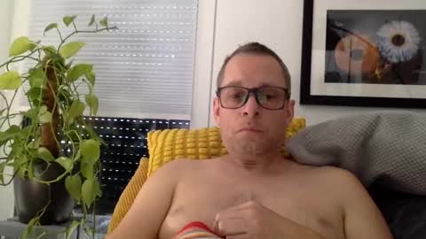 Snapshot of mark32571 chatting on April 8, 8:25 am Little Mark online show from April 8, 8:25 am