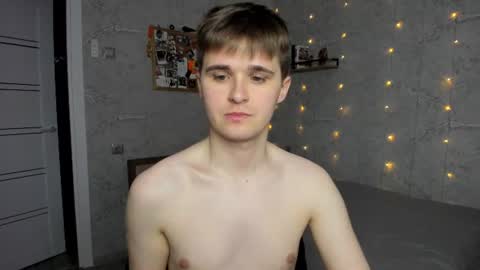 Snapshot of mark_bearcub chatting on July 14, 12:24 am Mark online show from July 14, 12:24 am
