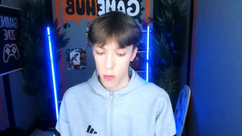 Mark online show from November 8, 3:23 pm