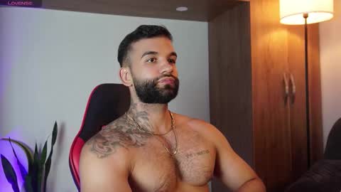 Mark online show from November 8, 10:41 pm