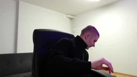 Snapshot of mark_karson chatting on January 18, 1:15 pm MARK KARSON online show from January 18, 1:15 pm