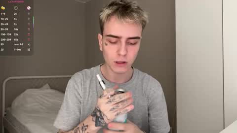 Snapshot of mark_lovrov chatting on March 17, 12:19 pm Mark 3 online show from March 17, 12:19 pm