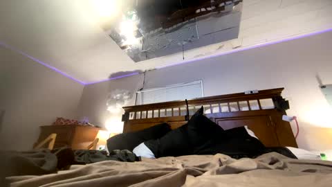 mark_n_shauna online show from September 17, 3:30 am