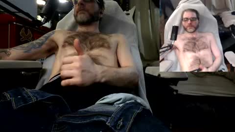 markass87 online show from April 25, 1:36 pm
