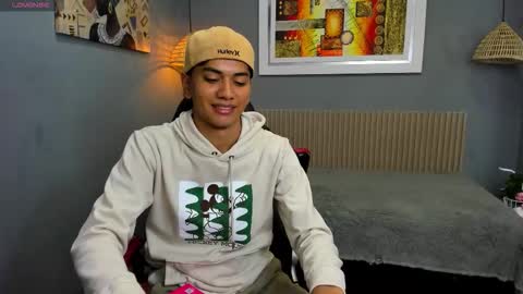 markbowie online show from November 11, 11:43 am