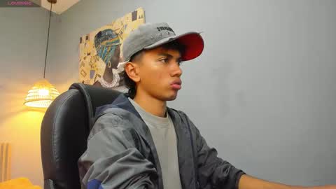 markbowie online show from January 7, 11:56 am