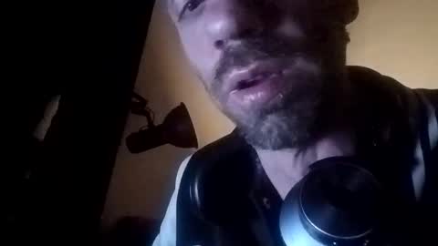 Snapshot of markinhobro chatting on May 1, 1:43 am markinhobro online show from May 1, 1:43 am