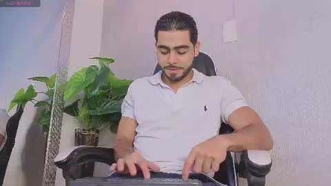 Snapshot of markoss_miles chatting on July 15, 12:21 pm Markos online show from July 15, 12:21 pm