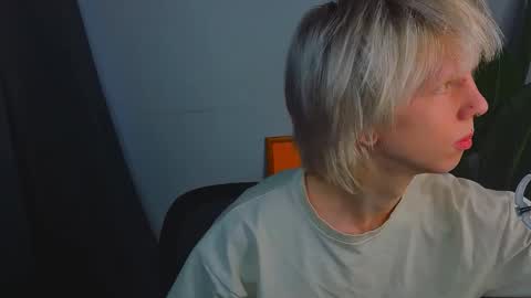 Mark online show from March 6, 2:02 pm