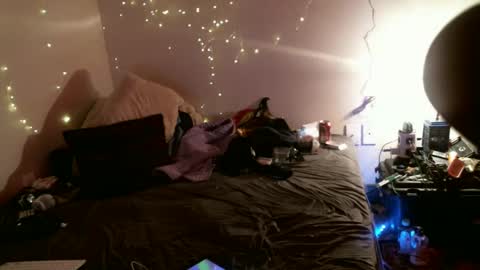 markymark101825061 online show from December 20, 3:03 am